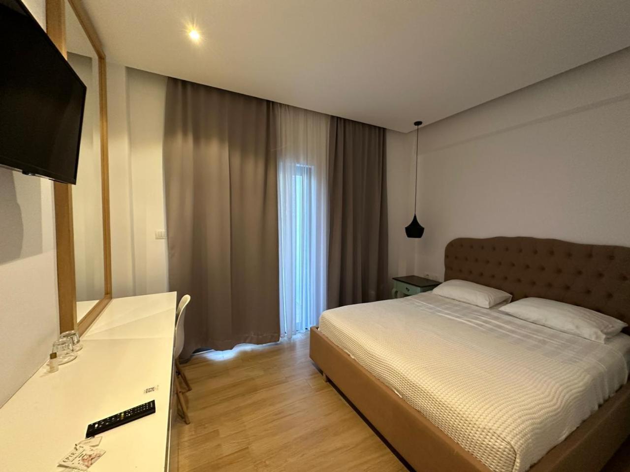 Epirus Hotel Sarandë Exterior foto